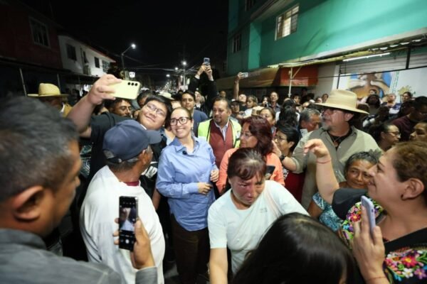 Ecatepec inaugura Sendero Seguro con pavimentación y agua potable