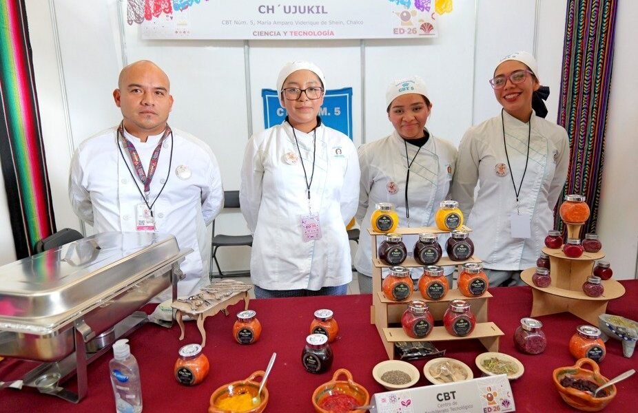 Mil 400 estudiantes conectan con el sector productivo en Feria Emprende Dual