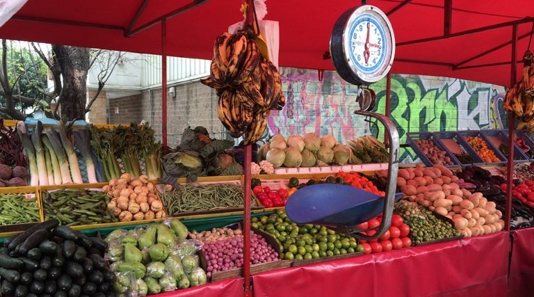 Canasta básica sigue al alza: crece 6.9% en ciudades pese a inflación controlada