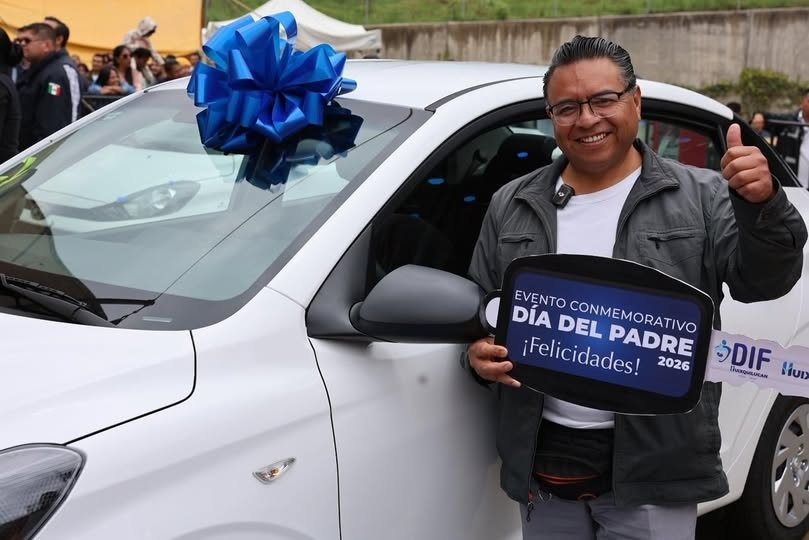 Huixquilucan entrega 7 autos y mil regalos en festejo del Día del Padre