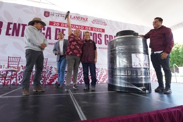 La Paz anuncia entrega de 2 mil tinacos y 8 nuevos pozos de agua