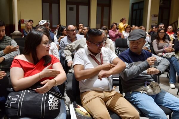 Edomex capacita a 261 servidores públicos en Lengua de Señas Mexicana