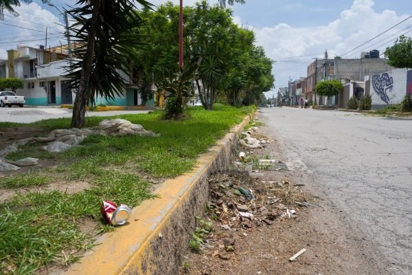 La Paz recupera más de un kilómetro de camellón en El Salado