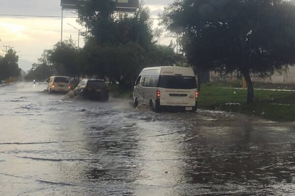 Lluvia vuelve a exponer la inoperancia gubernamental en el Valle de México