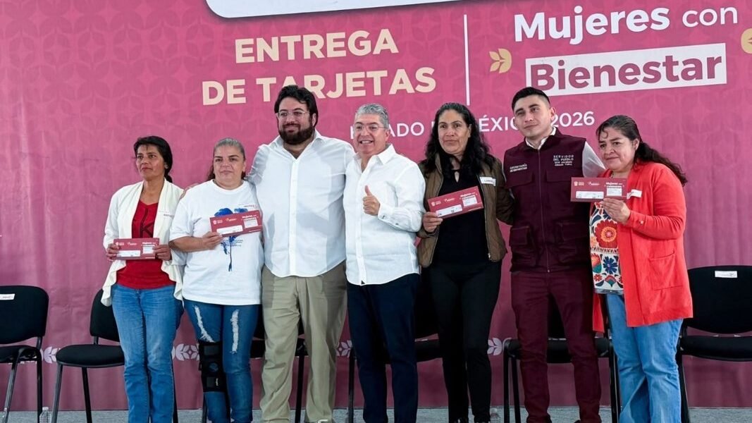 Naucalpan entrega 5 mil tarjetas del programa «Mujeres con Bienestar»