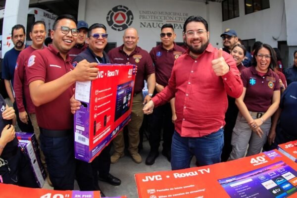 Naucalpan incrementa atención paramédica en 74% y reconoce labor de sus héroes