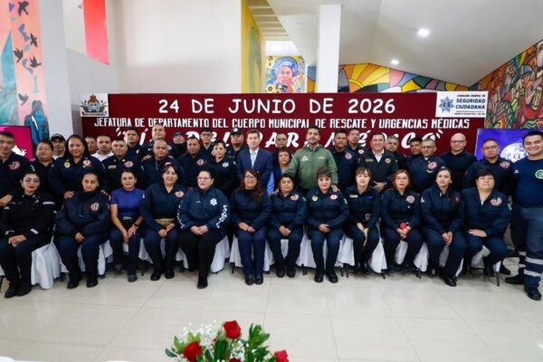 Nezahualcóyotl reconoce la labor de rescatistas y personal de urgencias médicas