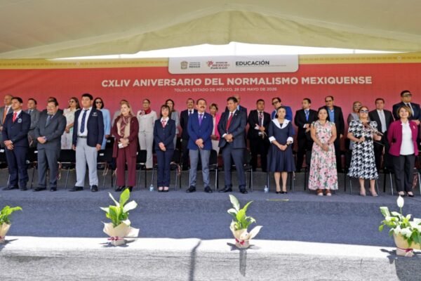 Escuelas normales del Edomex forman a 12 mil docentes bajo nueva visión humanista