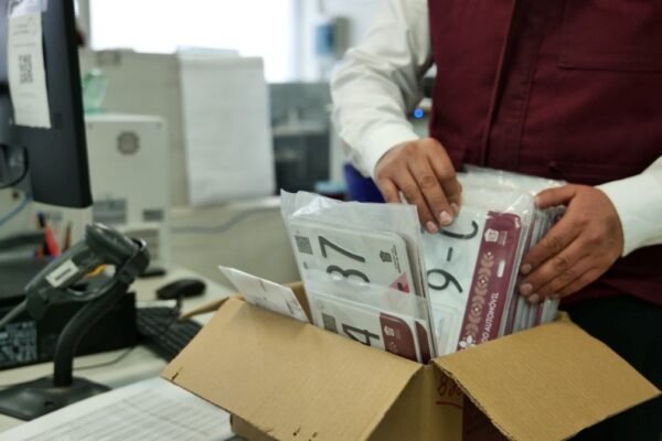 Edomex garantiza disponibilidad de placas vehiculares para el reemplacamiento 2026