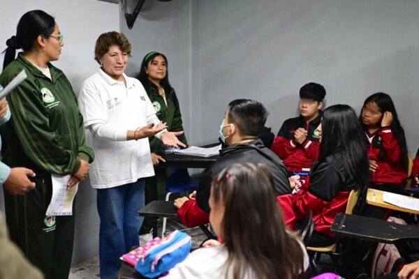 Nezahualcóyotl: preparatoria recibe clave oficial para fortalecer educación