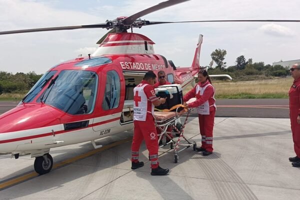 Un joven mexiquense recibe corazón nuevo gracias a traslado aéreo urgente