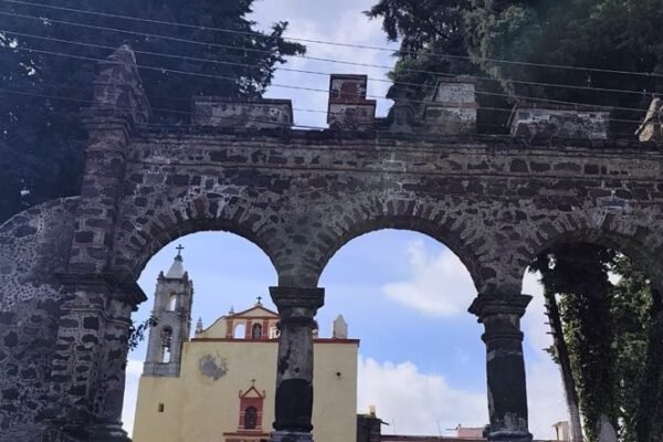 Los escudos religiosos que evangelizaron Tepetlixpa: franciscanos y dominicos