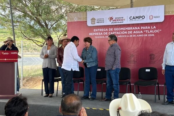 Texcoco inaugura represa que almacenará 50 millones de litros para proteger floricultura