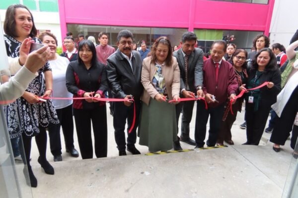 Jóvenes de la Prepa 100 exponen su talento artístico en FARO de Texcoco
