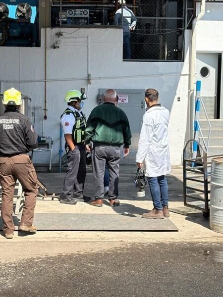 Acción rápida evita explosión en fábrica de hielo de Texcoco