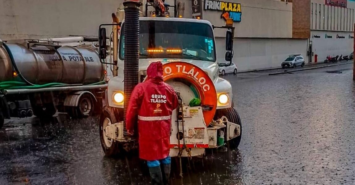 Estado de México atiende encharcamientos en La Paz tras lluvias del lunes