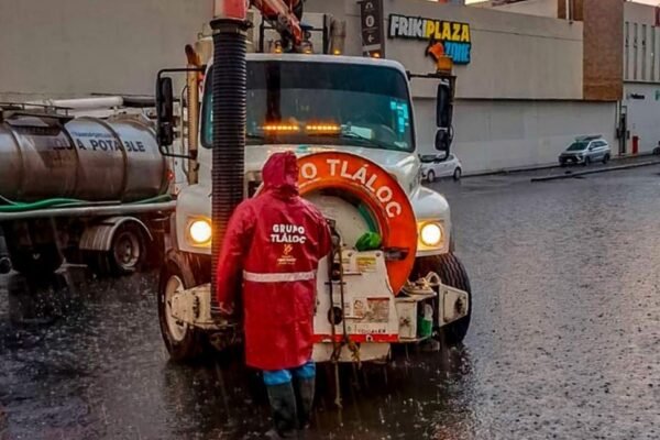 Estado de México atiende encharcamientos en La Paz tras lluvias del lunes