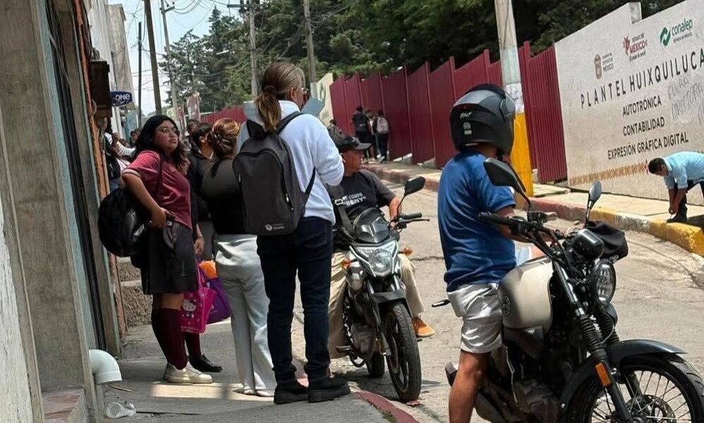 Disturbios en Conalep Huixquilucan: estudiantes vandalizan y enfrentan a policía