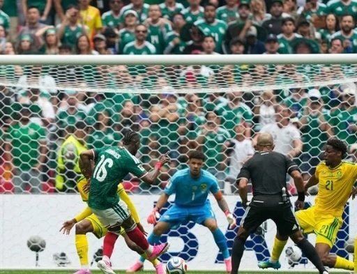 México rompe su maldición y arranca el Mundial con victoria 2-0 ante Sudáfrica