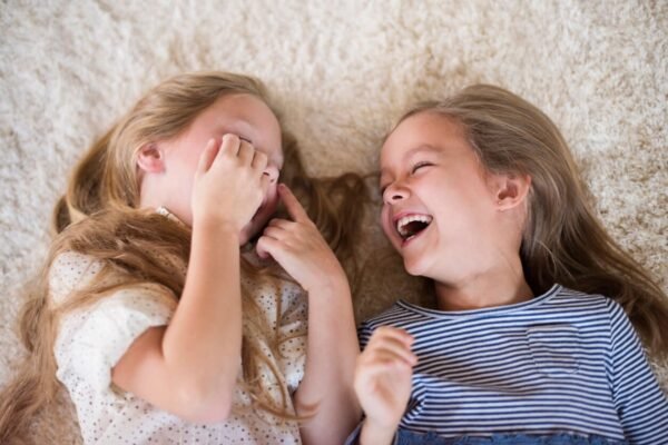 Guiar a las adolescentes en sus relaciones: clave para su desarrollo emocional