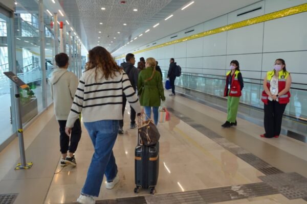 Edomex mantiene blindaje sanitario en aeropuertos durante torneo internacional