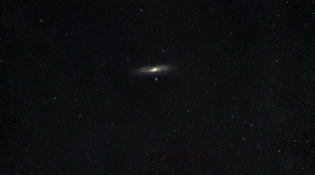 Astrofísico mexicano gana premio internacional por desvelar misterios galácticos