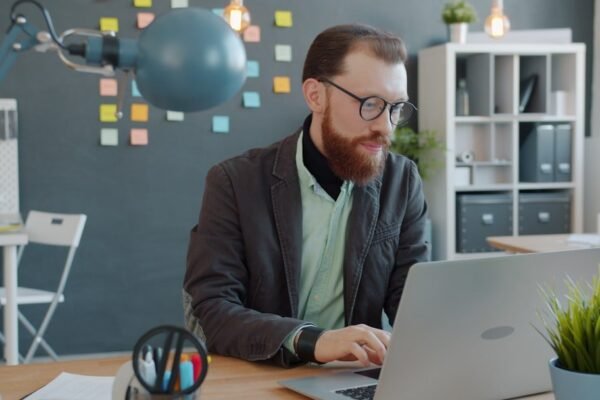 Del puesto callejero al software: la trayectoria de un emprendedor uruguayo