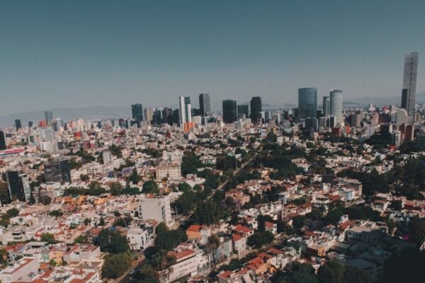 México en alerta: crece la inversión pero desaparecen empleos formales