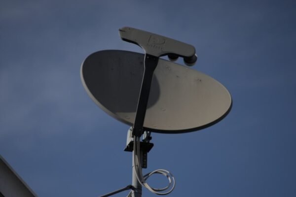 Internet satelital para patrullas: cómo la tecnología llega donde faltan redes