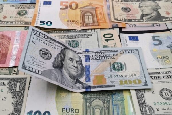 Aranceles de Trump ponen al peso mexicano en la cuerda floja