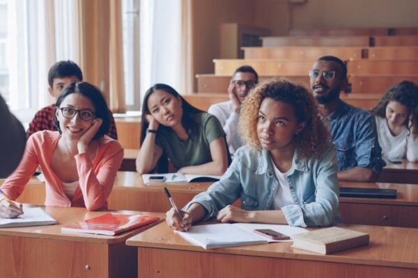 La apuesta por la educación continua: el perfil académico de los funcionarios públicos