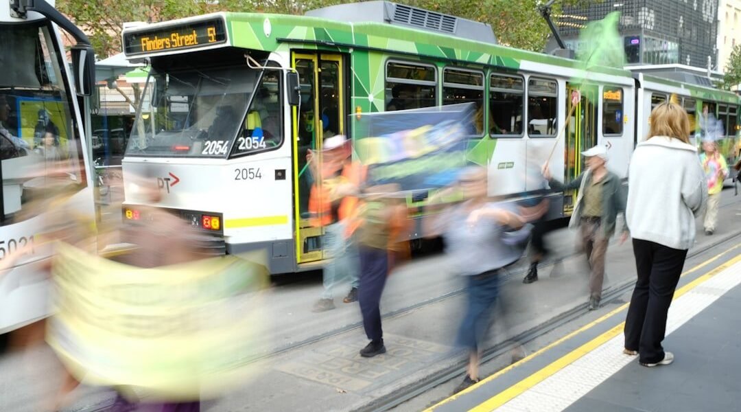 Cien mil estudiantes ya acceden a becas de transporte: el reto de la universalidad