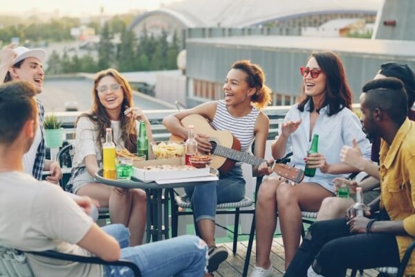 Brugada apuesta por comedores universitarios: entre la urgencia social y el debate de fondo