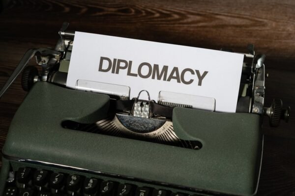 La encrucijada del periodismo latinoamericano: entre la supervivencia económica y la defensa democrática
