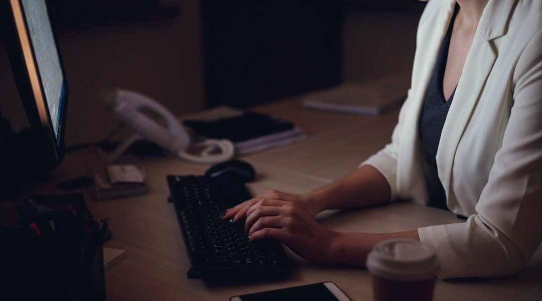 El silenciamiento digital: cómo Chile enfenta el acoso a mujeres en política