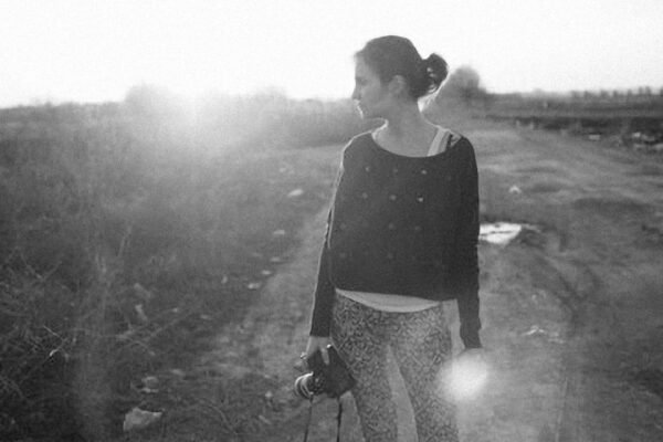 La cámara como arma de verdad: mujeres fotógrafas que redefinieron la realidad