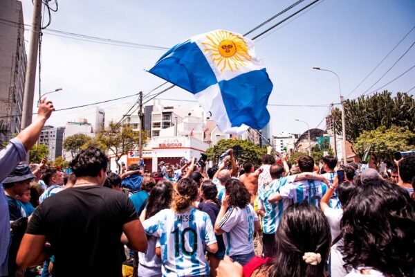 La trampa del negacionismo: cuando la defensa de la nación se convierte en negación