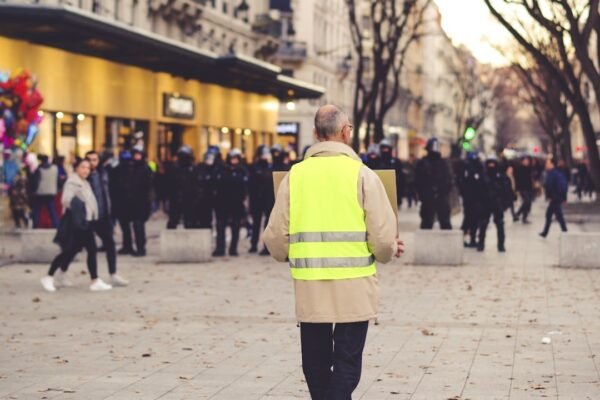 Multitudinaria concentración sin medidas básicas de seguridad