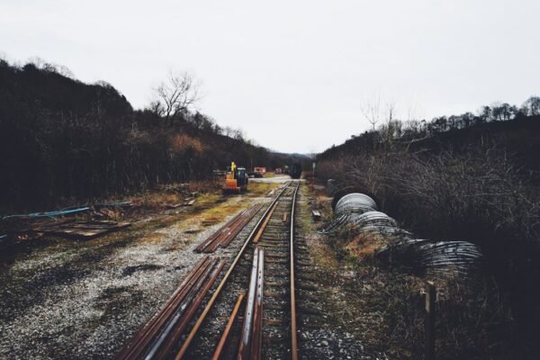 Nuevo descarrilamiento en Tren Interoceánico reaviva debate sobre seguridad ferroviaria
