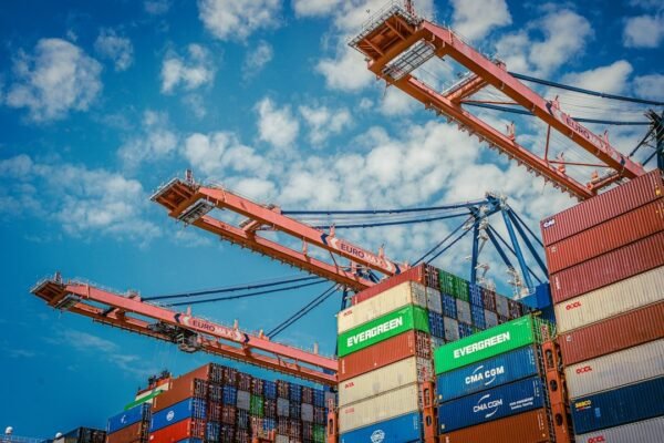Aranceles estadounidenses generan advertencias globales sobre efectos económicos