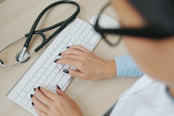 Métricas de salud en México: entre la doctrina papal y los desafíos del IMSS