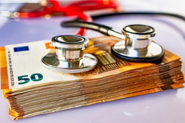 Alerta en México: Detienen a falsa médica que realizó procedimientos quirúrgicos