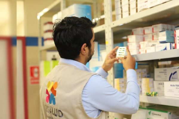 Empresa proveedora del IMSS enfrenta insolvencia: qué significa para pacientes