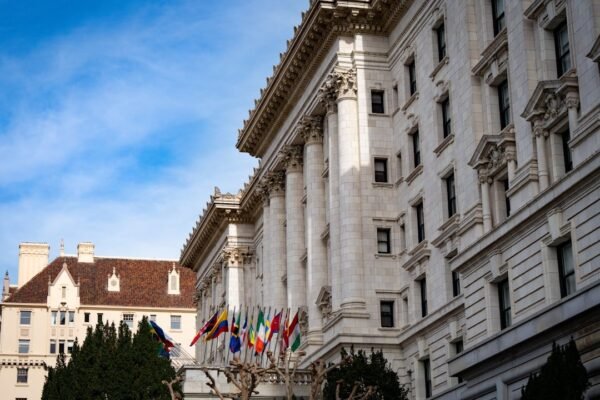 OCDE: Confianza institucional en Chile cae a cierre de 2025