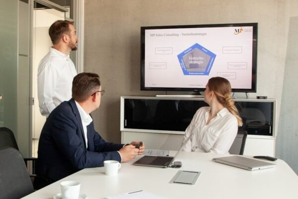 CRM: El software que prometía revolucionar ventas pero que las empresas apenas dominan