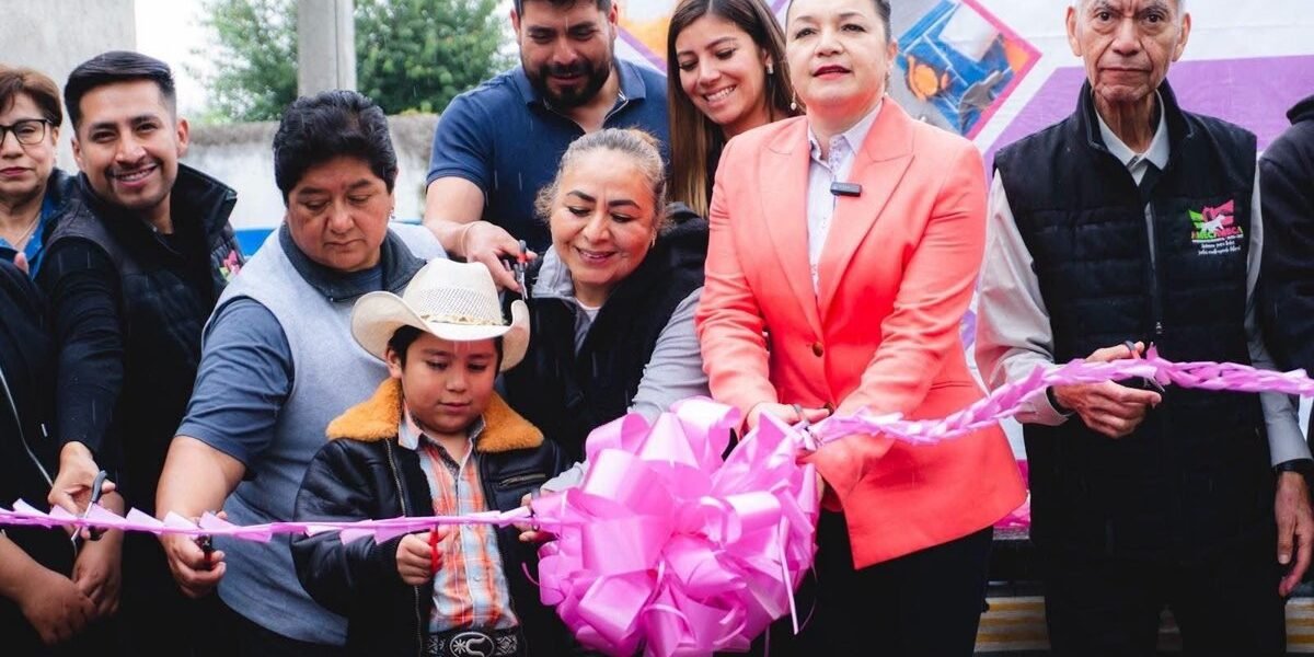 Amecameca inaugura pavimentación de calle Atenógenes Santa María