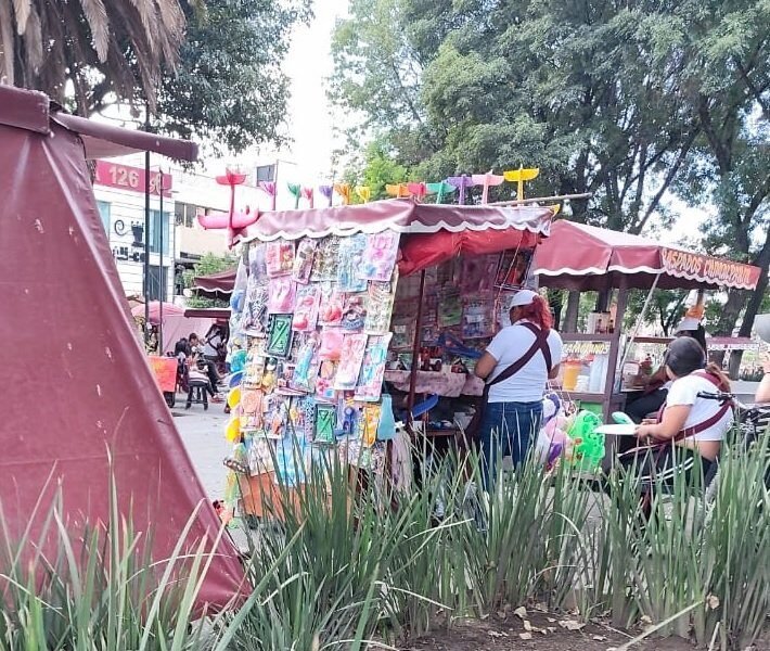 Comercio informal invade el Centro Histórico de Chalco; autoridad no actúa