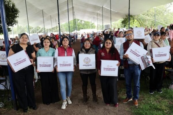 Chimalhuacán entrega 2,879 canastas alimentarias para combatir la pobreza