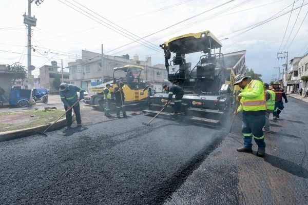 Chimalhuacán acelera rehabilitación de vialidades con tren de pavimentación federal