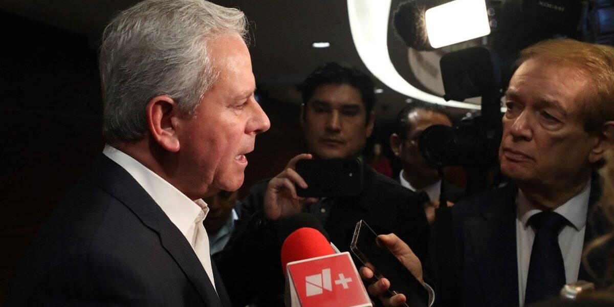 México llega en desventaja a revisión del T-MEC, advierte diputado panista